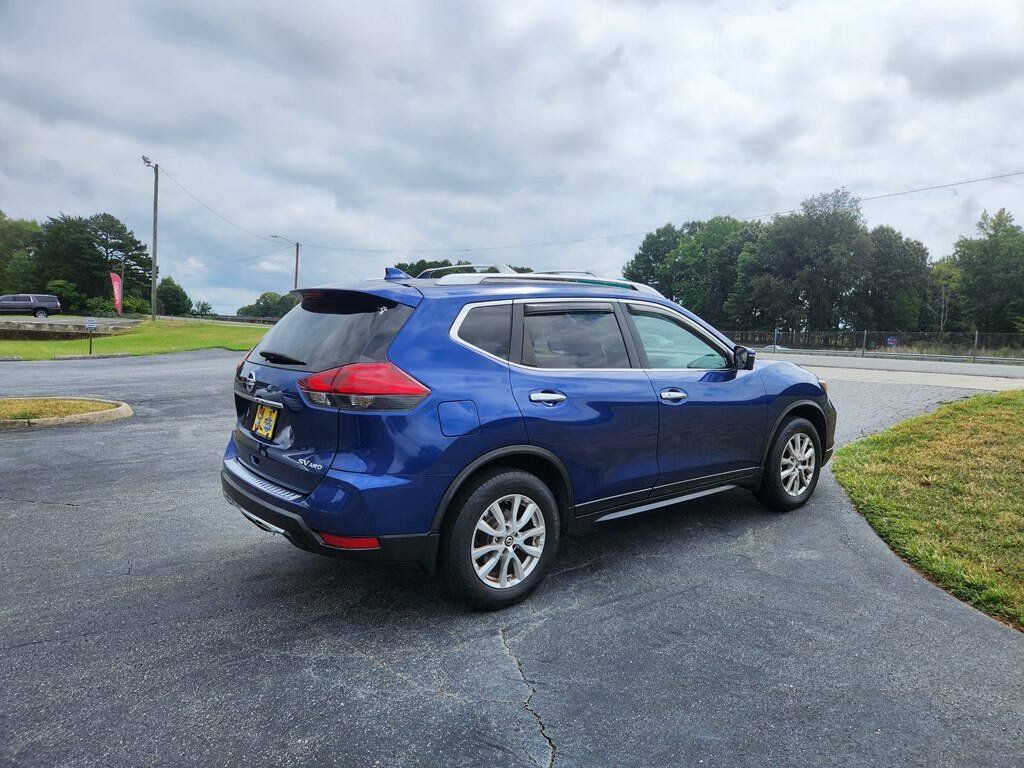 Used 2017 Nissan Rogue SV w/ SV Premium Package AWD/4WD image 5