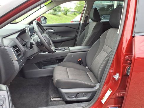 Used 2025 Nissan Rogue SV AWD/4WD image 17