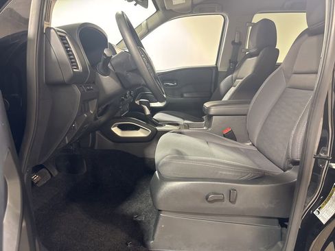 Used 2023 Nissan Frontier SV AWD/4WD image 18