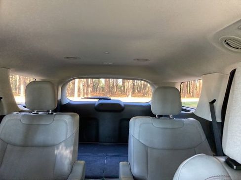 Used 2025 Ford Explorer Active w/ Active Comfort Package image 33