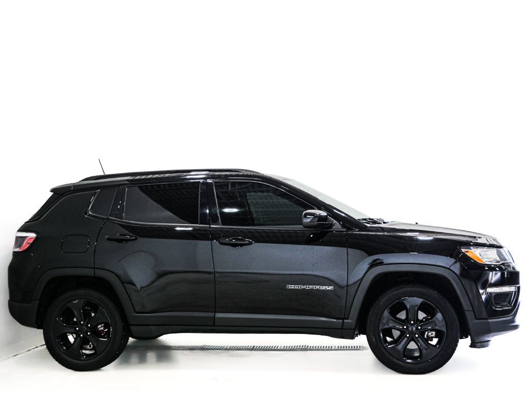 Used 2021 Jeep Compass Latitude w/ Sun and Sound Group AWD/4WD image 5