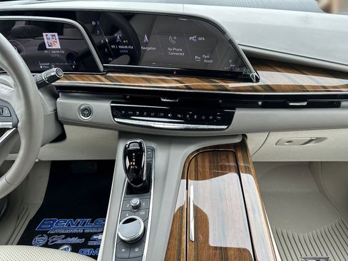 Certified 2024 Cadillac Escalade Premium Luxury Platinum w/ LPO, Floor Liner Package image 9