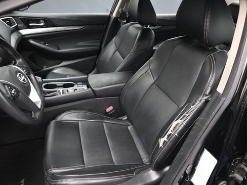 Used 2023 Nissan Maxima SV w/ Floor Mat Group FWD image 19