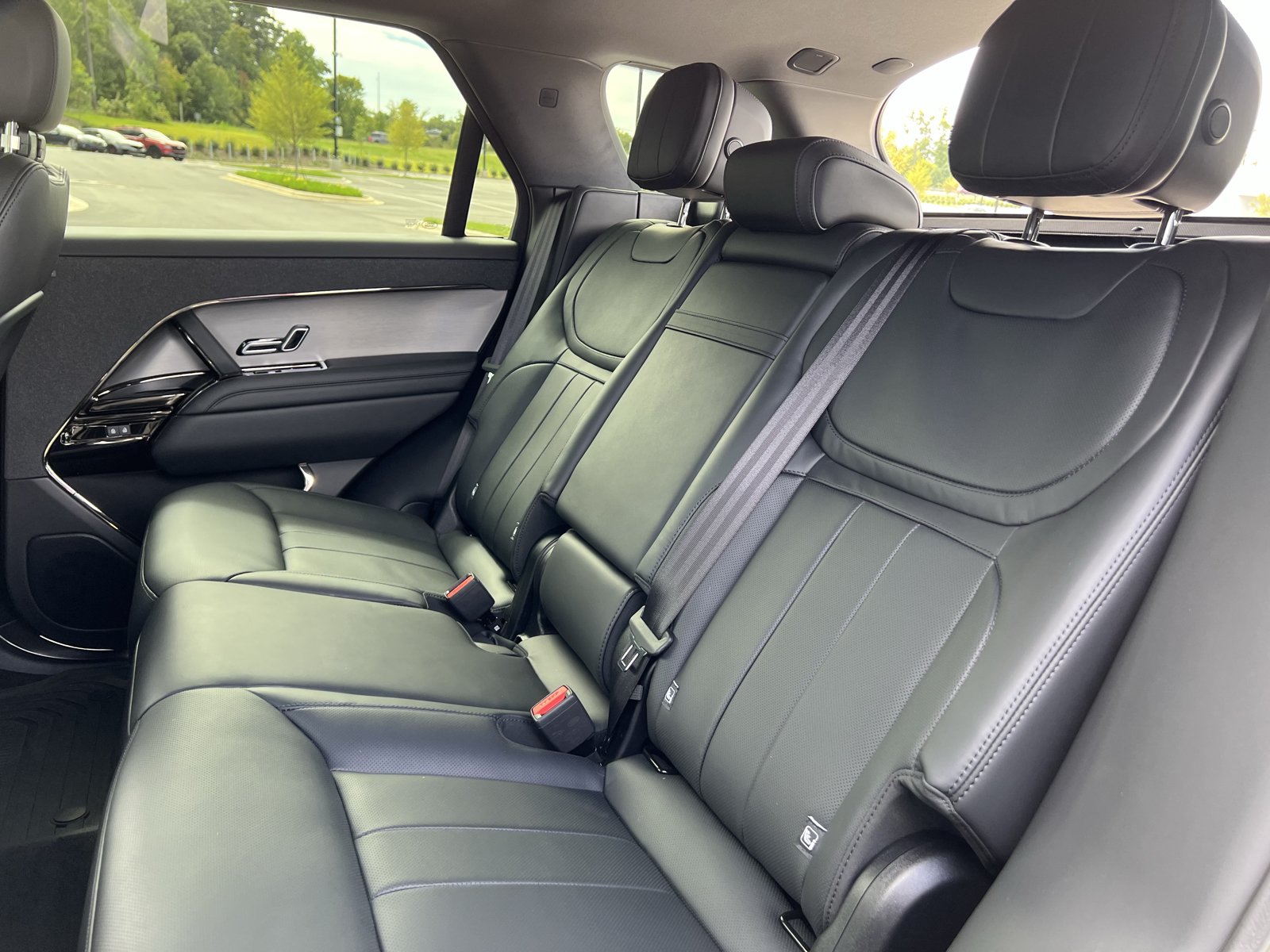 Used 2025 Land Rover Range Rover Sport SE AWD/4WD image 31