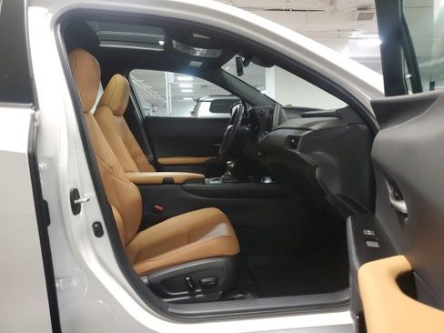 Used 2024 Lexus UX 250h AWD w/ Premium Package image 23