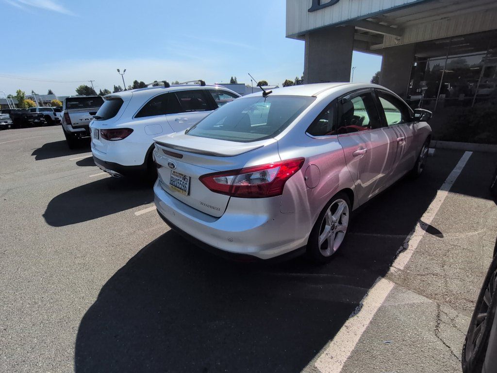 Used 2014 Ford Focus Titanium FWD image 3