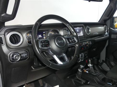 Used 2018 Jeep Wrangler Unlimited Sahara image 21