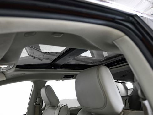 Used 2020 Chrysler Pacifica Limited image 25