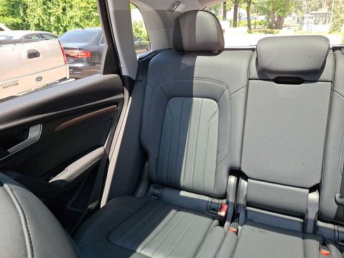 Used 2023 Audi Q5 2.0T Premium Plus w/ Premium Plus Package AWD/4WD image 12