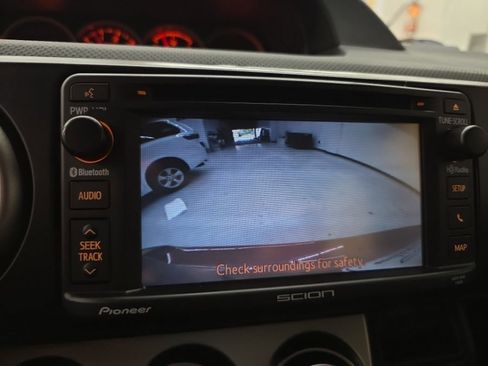 Used 2015 Scion xB FWD image 19