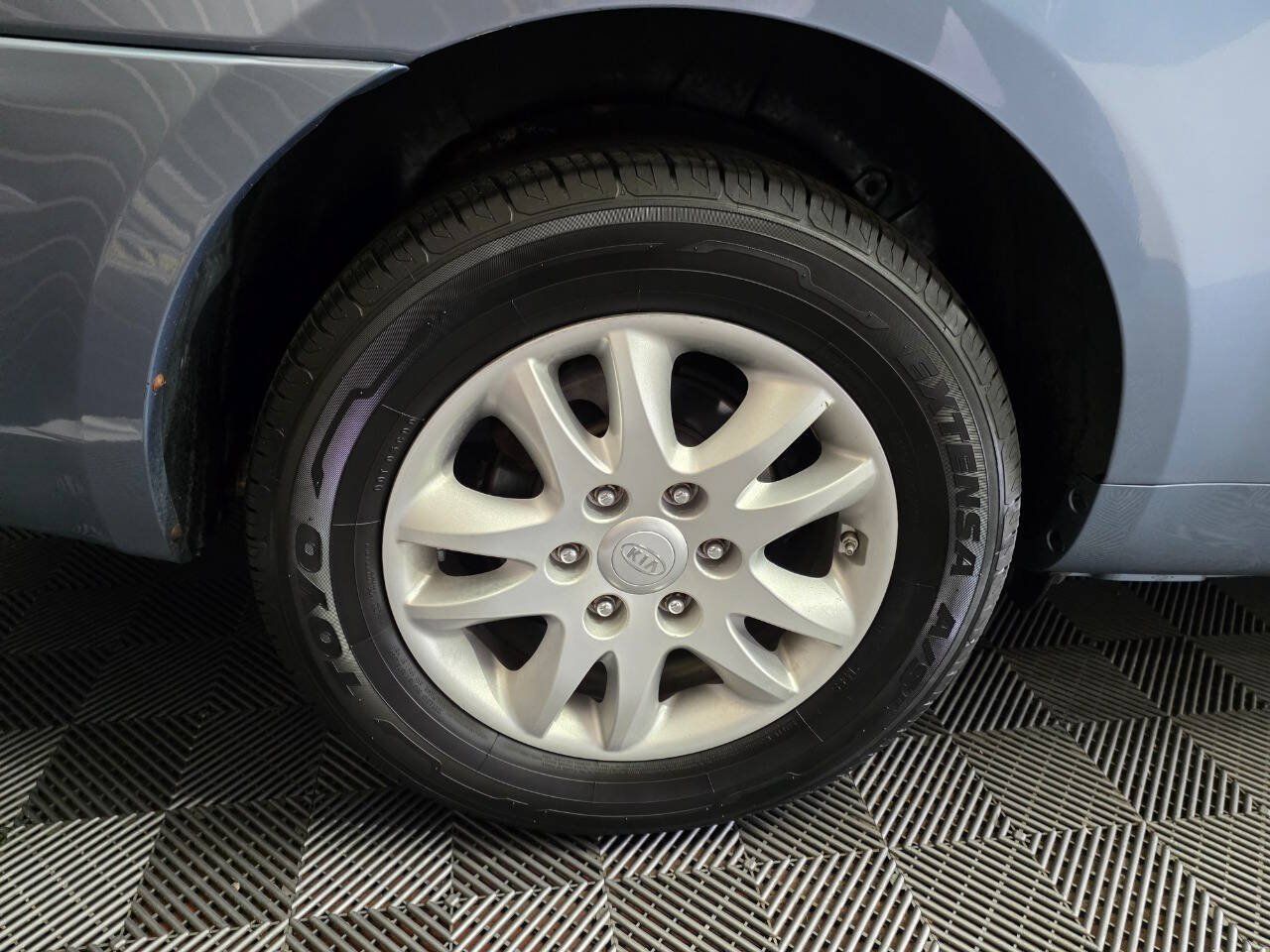 Used 2010 Kia Sedona EX w/ Luxury Pkg FWD image 30