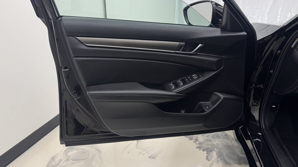 Used 2019 Honda Accord LX image 14