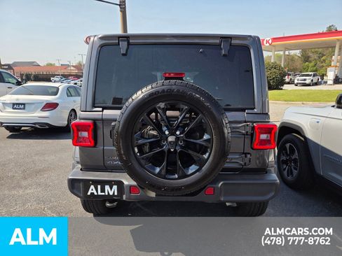 Used 2025 Jeep Wrangler Unlimited Sahara AWD/4WD image 13