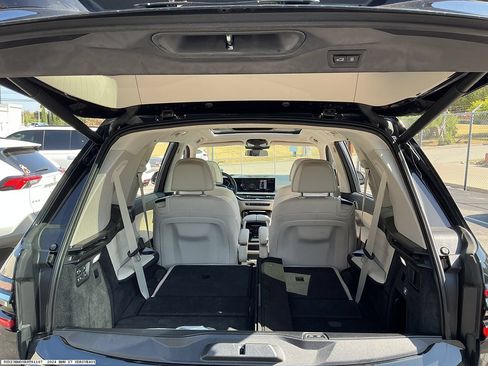 Used 2024 BMW X7 xDrive40i w/ Premium Package AWD/4WD image 10