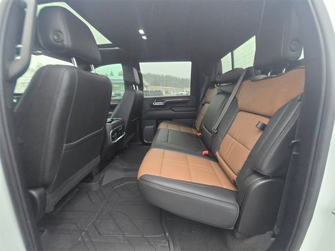 Used 2024 Chevrolet Silverado 3500 High Country image 12