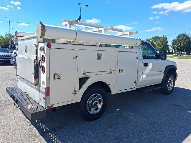 Used 2005 GMC Sierra 2500 W/T RWD image 3