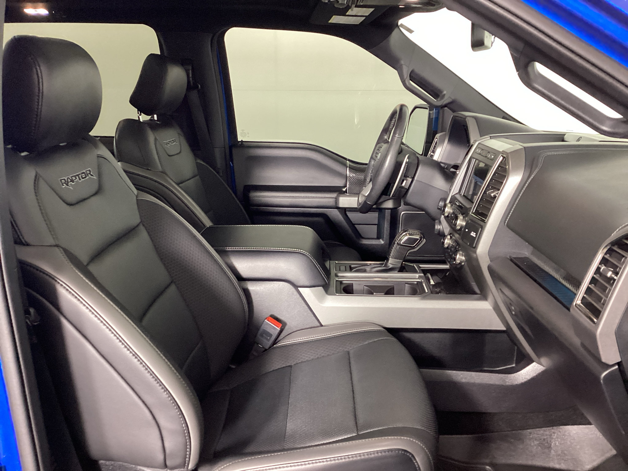Used 2019 Ford F150 Raptor w/ Equipment Group 802A Luxury AWD/4WD image 11