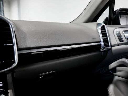 Used 2013 Porsche Cayenne Diesel image 16