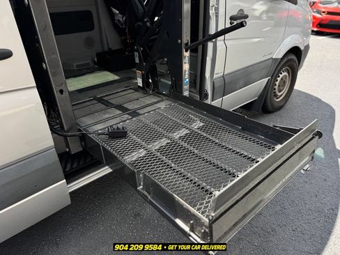 Used 2016 Mercedes-Benz Sprinter 2500 image 22