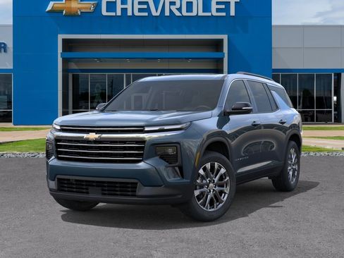 New 2026 Chevrolet Traverse LT w/ Sun and Wheel Package FWD image 6