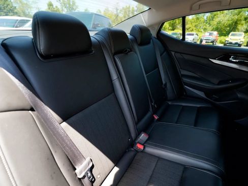 Used 2022 Nissan Maxima SV w/ Floor Mat Group FWD image 39