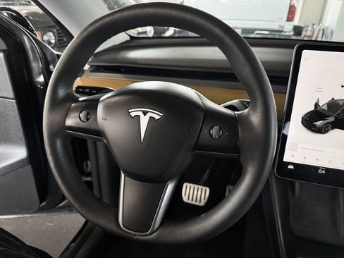 Used 2022 Tesla Model Y Performance AWD/4WD image 14