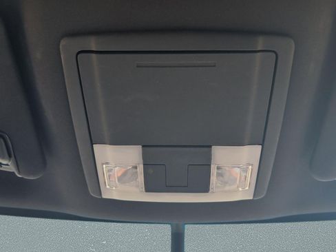 Used 2015 Ford Explorer XLT w/ Equipment Group 202A FWD image 21