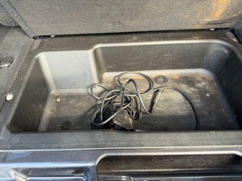 Used 2018 Jeep Wrangler Unlimited Sahara image 39