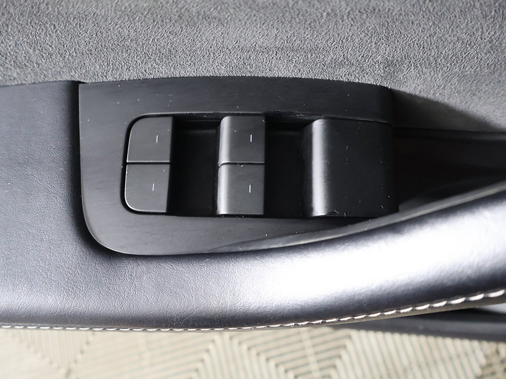 Used 2022 Tesla Model 3 Long Range AWD/4WD image 34