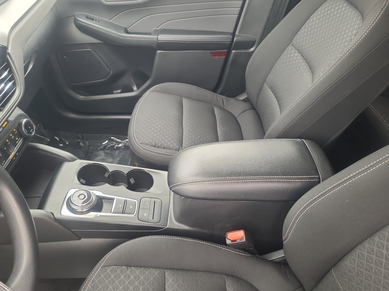 Used 2025 Ford Escape Active AWD/4WD image 15