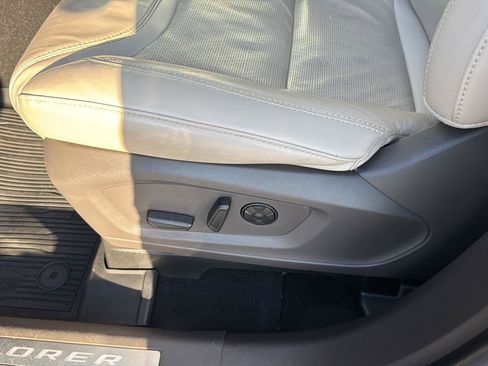 Used 2021 Ford Explorer Platinum w/ Equipment Group 601A image 29