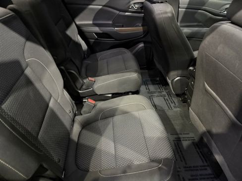 Used 2023 GMC Acadia SLE w/ Driver Convenience Package image 33