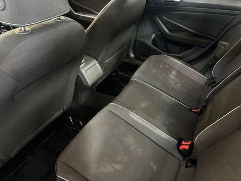 Certified 2025 Volkswagen Jetta Sport image 15