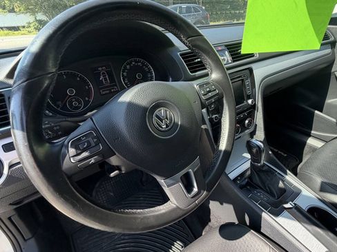 Used 2013 Volkswagen Passat TDI SE FWD image 18