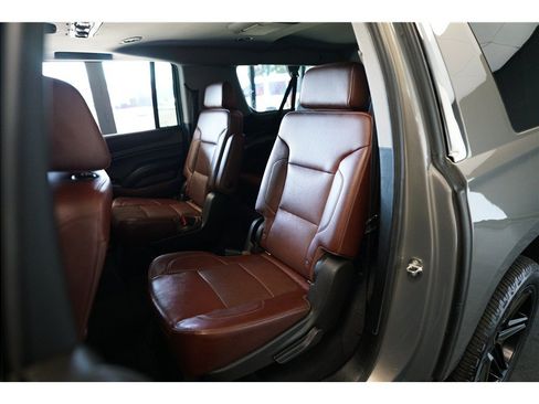 Used 2019 Chevrolet Suburban Premier w/ Premier Plus Edition AWD/4WD image 12