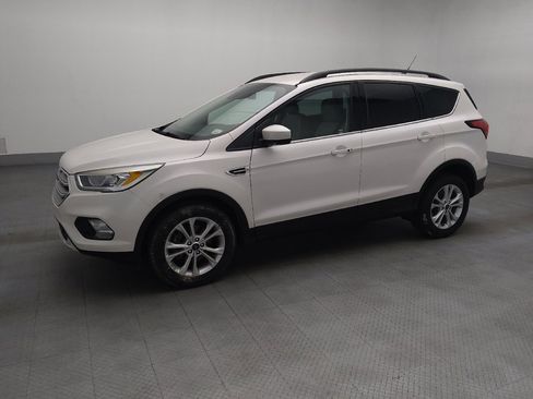 Used 2019 Ford Escape SEL FWD image 2