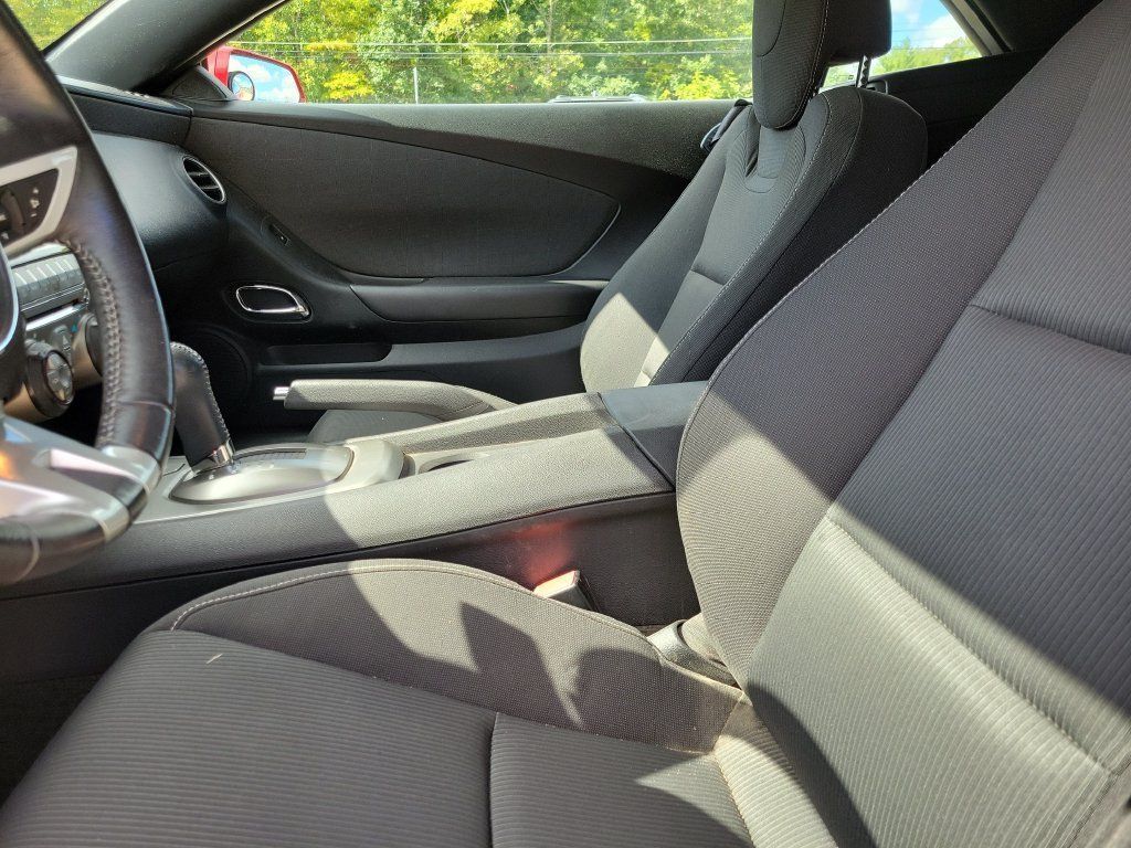 Used 2011 Chevrolet Camaro LT RWD image 14