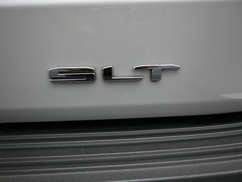 Used 2022 GMC Yukon SLT w/ SLT Premium Package AWD/4WD image 10