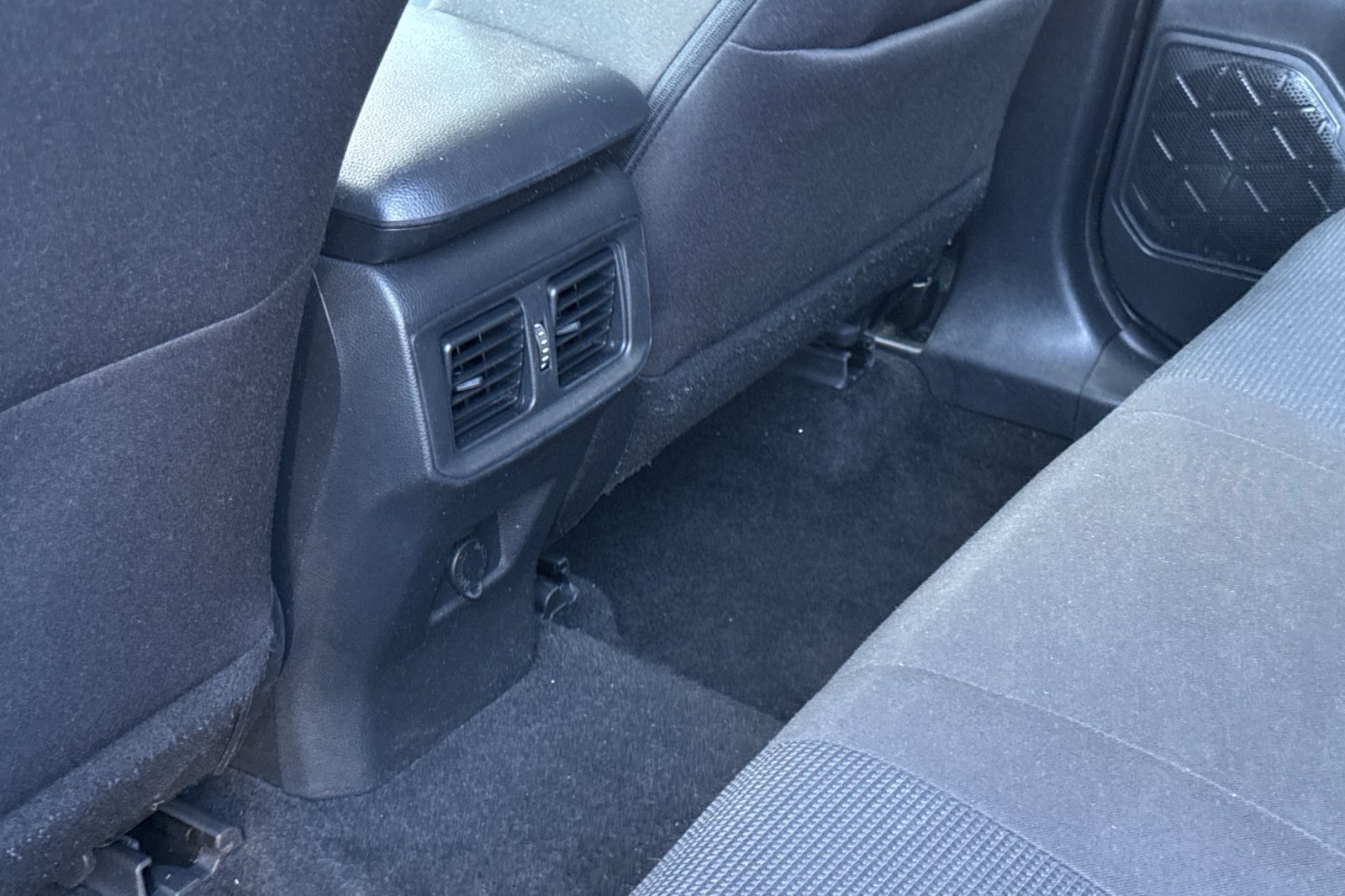 Certified 2021 Toyota RAV4 LE AWD/4WD image 16