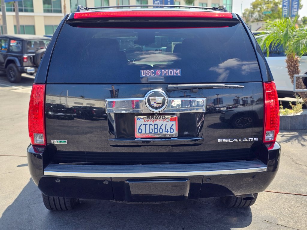 Used 2012 Cadillac Escalade Luxury RWD image 7