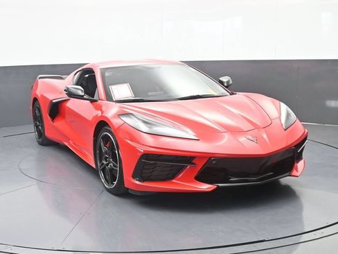 Used 2020 Chevrolet Corvette Stingray Preferred Cpe w/ 2LT Preferred Equipment Group RWD image 9