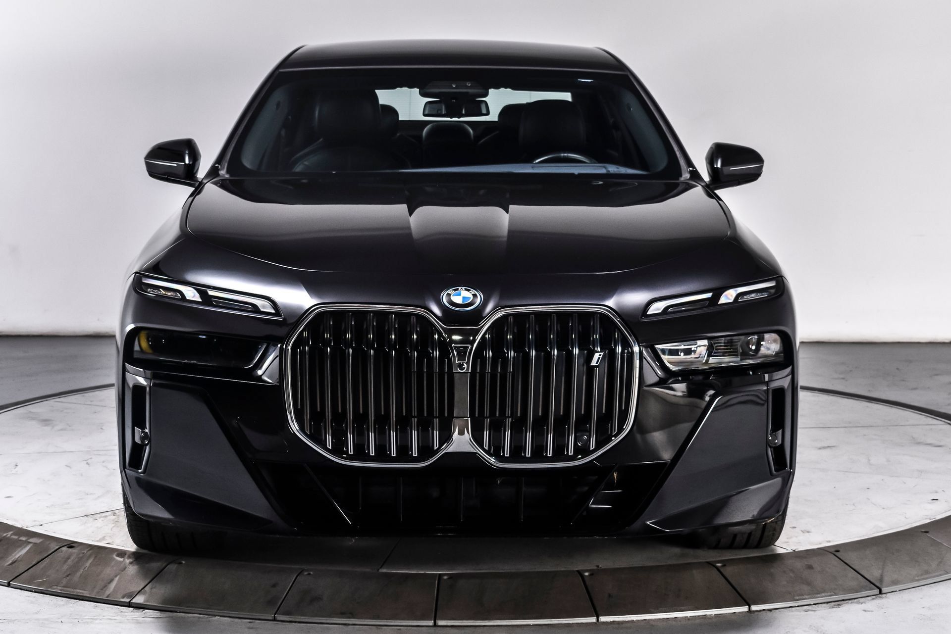 Used 2023 BMW i7 xDrive60 AWD/4WD image 8