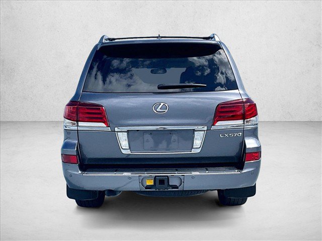 Used 2013 Lexus LX 570 4WD w/ Luxury Pkg w/Pre-crash image 3