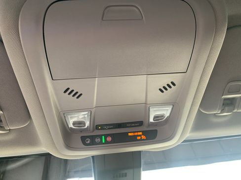 Used 2024 Chevrolet Equinox LT FWD image 22