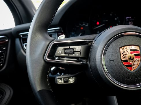 Used 2026 Porsche Macan w/ Premium Package Plus AWD/4WD image 19