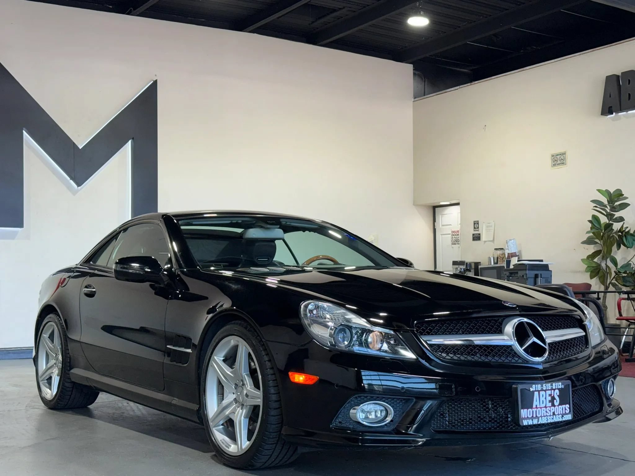 Used 2009 Mercedes-Benz SL 550 image 3