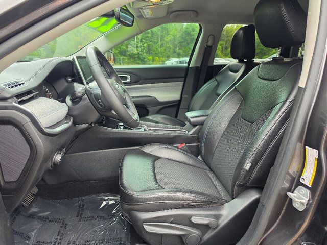 Used 2022 Jeep Compass Latitude FWD image 22