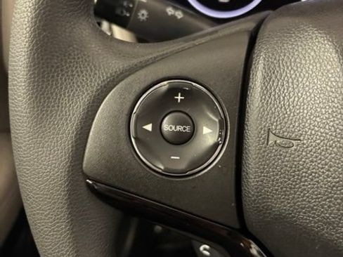 Used 2017 Honda HR-V LX image 16