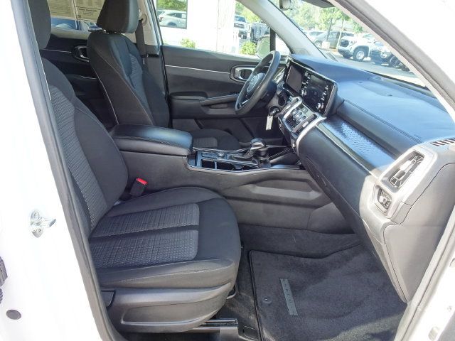 Used 2023 Kia Sorento LX FWD image 17