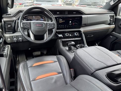 Used 2024 GMC Sierra 1500 AT4 w/ Technology Package AWD/4WD image 7